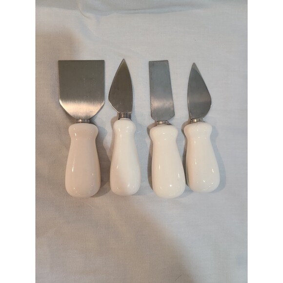 Rae Dunn Cheese Plate and Knife Set - Picture 5 of 6